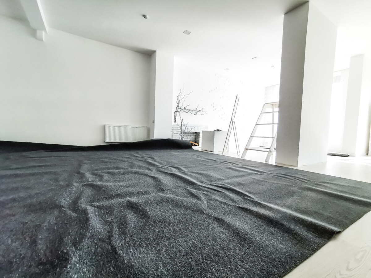 Carpet Re-Stretching - AdobeStock 287532006